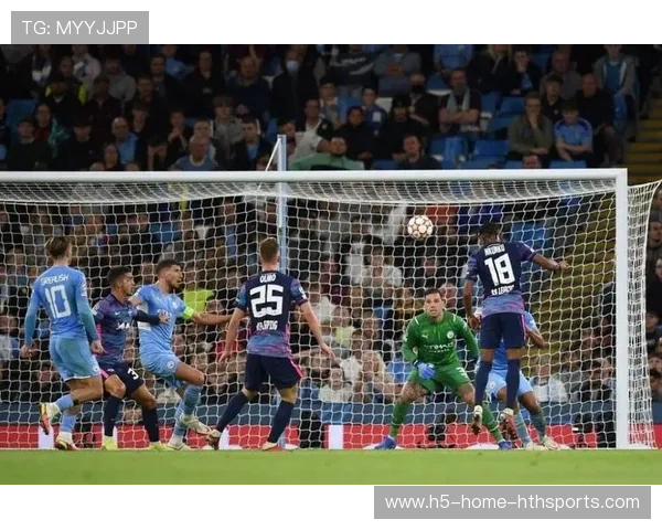 坎塞洛右路搓传找到了禁区后点